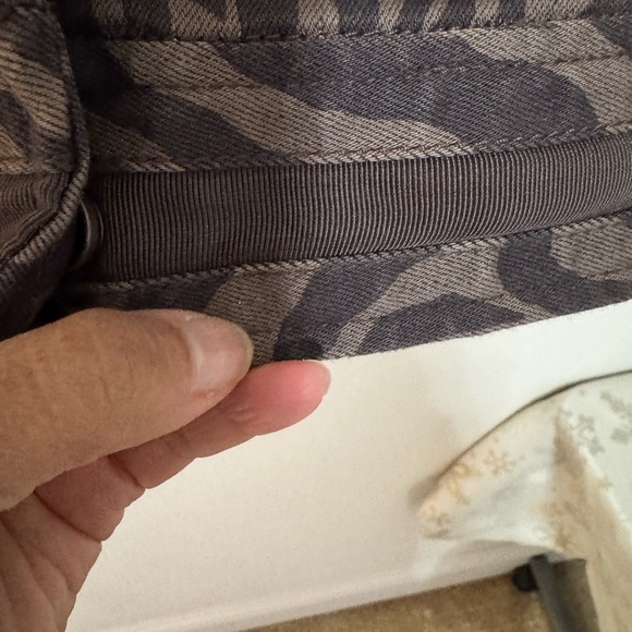 White House Black Market Women's Outline Zebra Chocolate Snap Jacket 12P - Picture 5 of 13